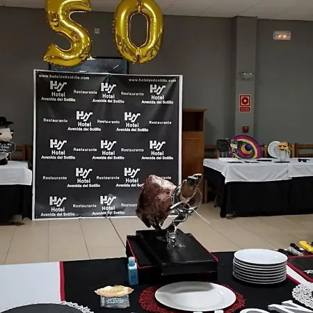 Hotell Avenida Del Sotillo