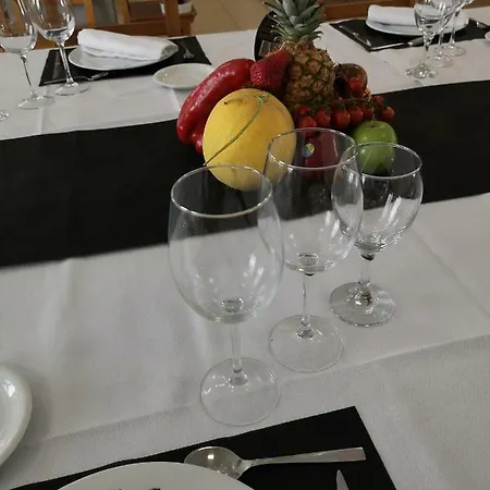 酒店 阿维尼达德尔索提约酒店 2*