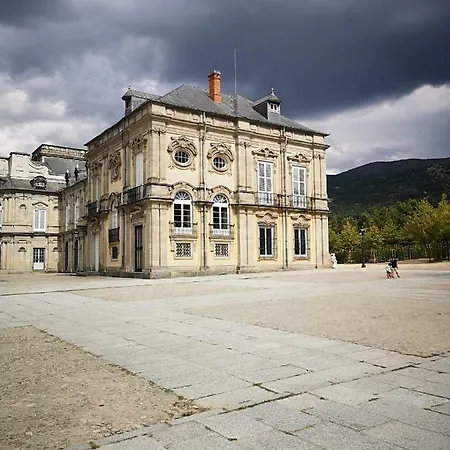 Avenida Del Sotillo Hotel 2*