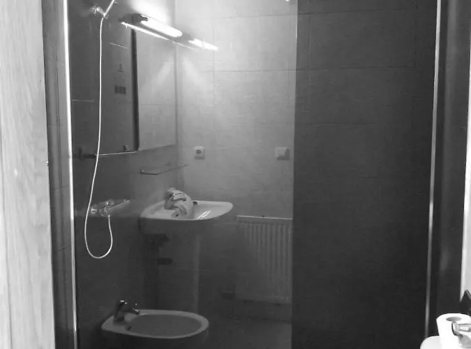 Avenida Del Sotillo Hotel 2*